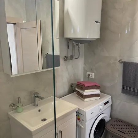 Max Apartment