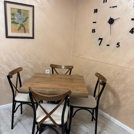 Apartment Max